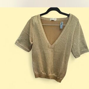 Doce De Coco Excellent condition blouse from Brazil in a beautiful gold color.